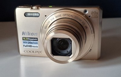 Nikon COOLPIX S7000 16.0MP 20X Optischer Zoom Kompakt-Digitalkamera Gold