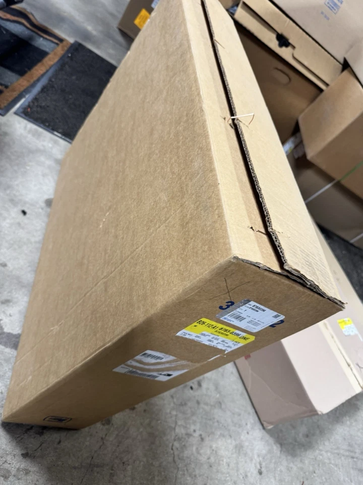 2018-2022 Chevy Equinox/GMC Terrain Radiator. New, In Box. - Image 2 of 3