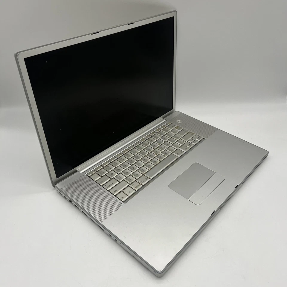 Apple PowerBook G4 17 Inch 1.5GHz A1085, photo 1 of 5
