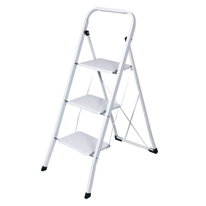 Escabeau 3 marches en acier stable pour éviter les chutes lors du bricolage