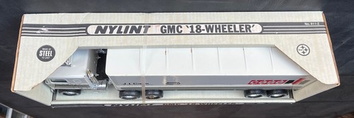Vintage Nylint Pressed Steel GMC Cadet Semi Truck Case IH Model #911Z ***RARE*** - Picture 5 of 8