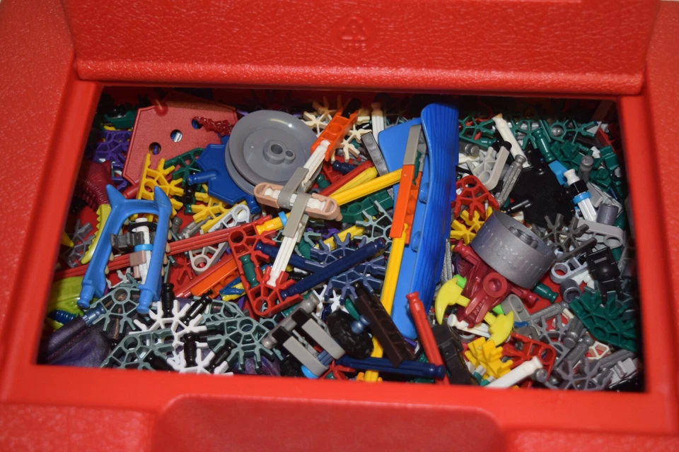 Lot of K'NEX Building Sets with Carrying Case - Image 2 of 4