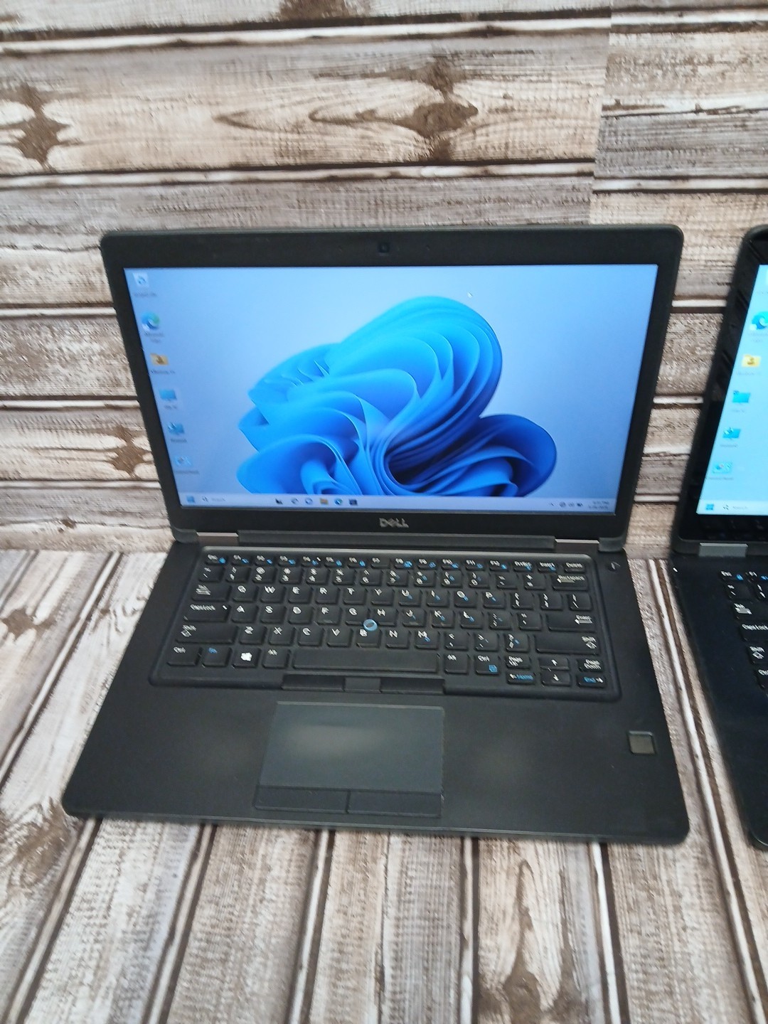 Dell Latitude 5491, 14-Inch Laptop, with Intel Core i7-8850H, 256 GB SSD (Solid State Drive), Windows 11 Pro