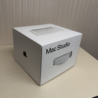 Apple Mac Studio 2022 A2615 M1 Ultra 64-Core GPU 64GB RAM 2TB SSD