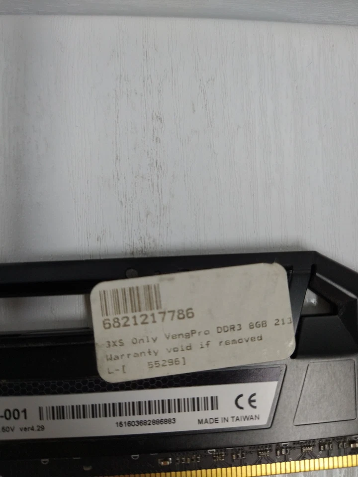 8GB Corsair Vengeance PRO CM3X8GA2133C11Y4-001 2133MHz RAM - Image 2 of 4