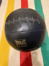 Vintage Everlast medicine ball black leather 11 lbs