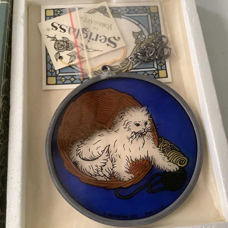 Seriglass By Yorkraft Suncatcher White Cat Blue Background  New