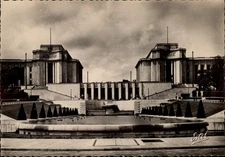 RPPC Palace Chaillot Paris vintage postcard m477