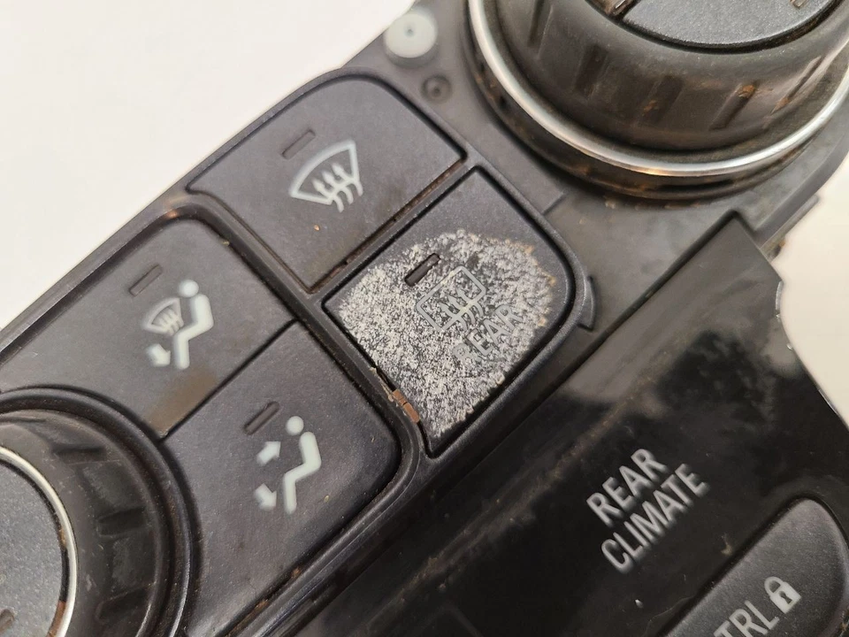 Chevrolet Suburban 1500 2015-2017 identificación montada en el tablero de control de temperatura 23251607 Foto 4 de 4