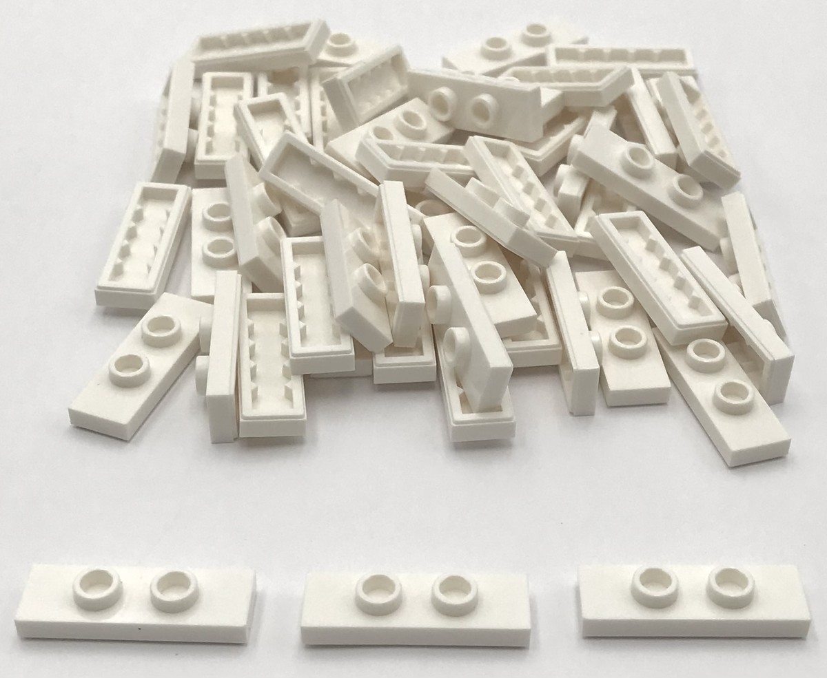 ピコ様 ホワイト1点 Lego 50 New White Plates Modified 1 x 3 Studs with 2 Studs