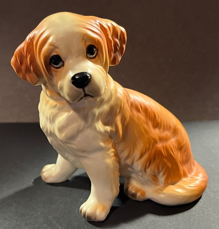 SAINT BERNARD - VINTAGE DOG LEFTON CHINA COLLECTIBLE PORCELAIN FIGURINE, ANTIQUE