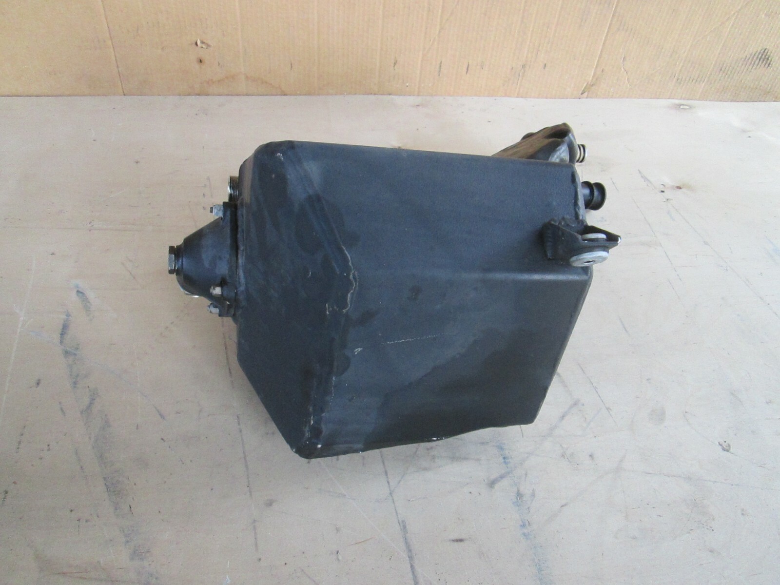 Maserati Quattroporte  03-07 -  Filter Box  / Air Cleaner - Part# 194852