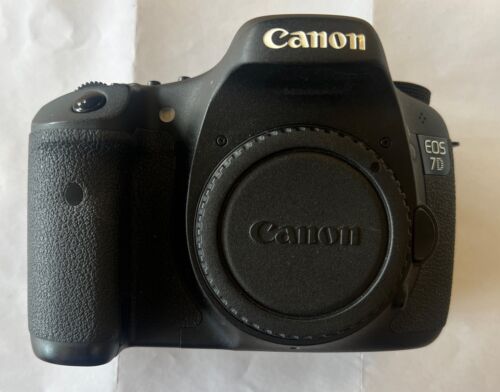 Boîtier reflex numérique Canon EOS 7D 18,0 mégapixels uniquement DS126251 - Photo 1 sur 4