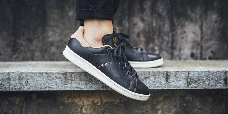 adidas stan smith black gold