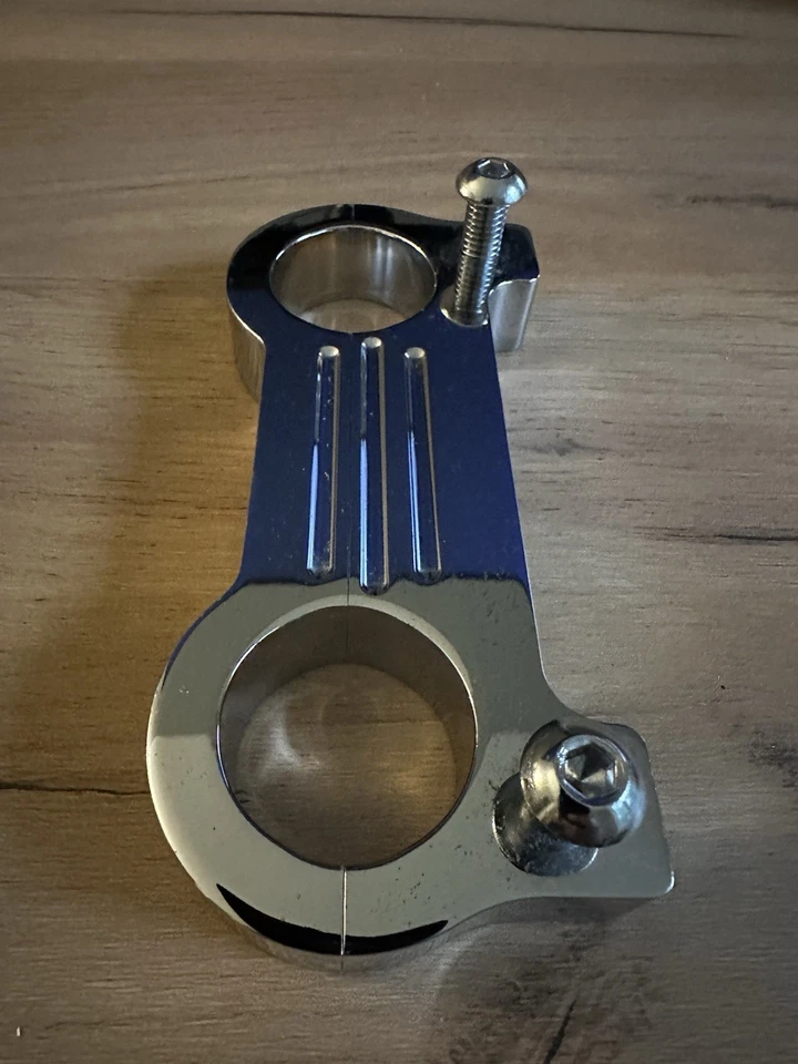 Harley Davidson Dyna Accutronix Gauge Mount Cromo #GM101-C Foto 2 de 4