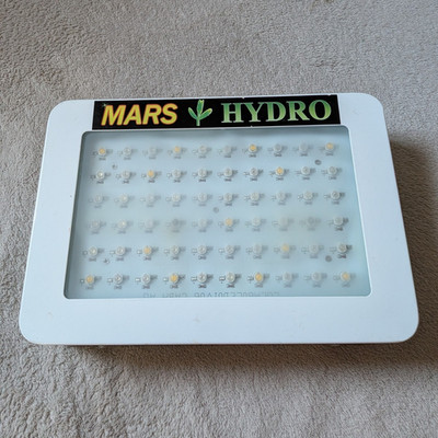 Mars Hydro 300-60LED-110 132W LED Grow Light Full Spectrum 110VAC Hydroponics