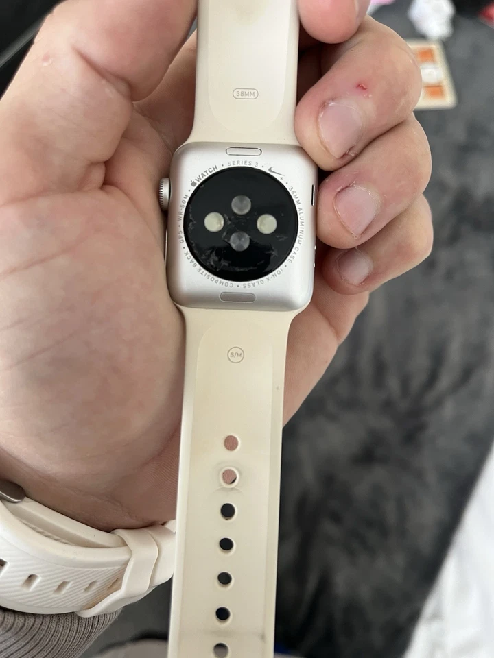 Apple Watch Series 3 (Nike) GPS 38mm A1858 - Image 3 of 4