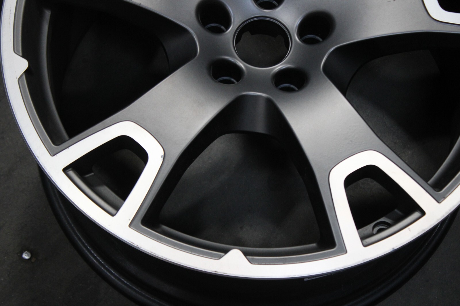 17 18 19 20 MASERATI LEVANTE 20x9 20" OEM WHEEL 96296 670044701 6700447013849