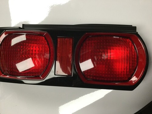 Genuine Toyota 1993-1995 MR2 Drivers/Left Tail/Combination Lamp/Light Lens 81561 - Foto 4 di 9