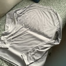 Womens Skins Activewear Top M Grey Base Layer Long Sleeve Thumb Holes BNWOT