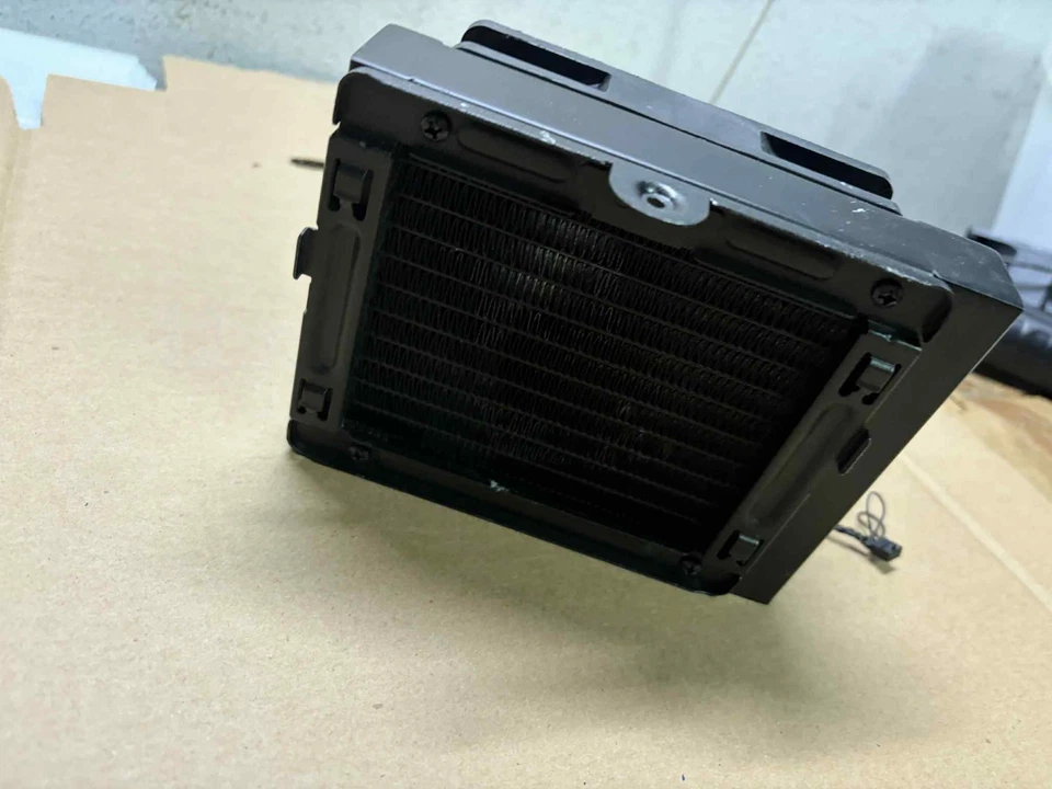 Подлинный оригинальный производитель подлинный жидкостный кулер центрального процессора Dell Alienware Aurora R13 R14 69XJW 27WXG - Изображение 2 из 3