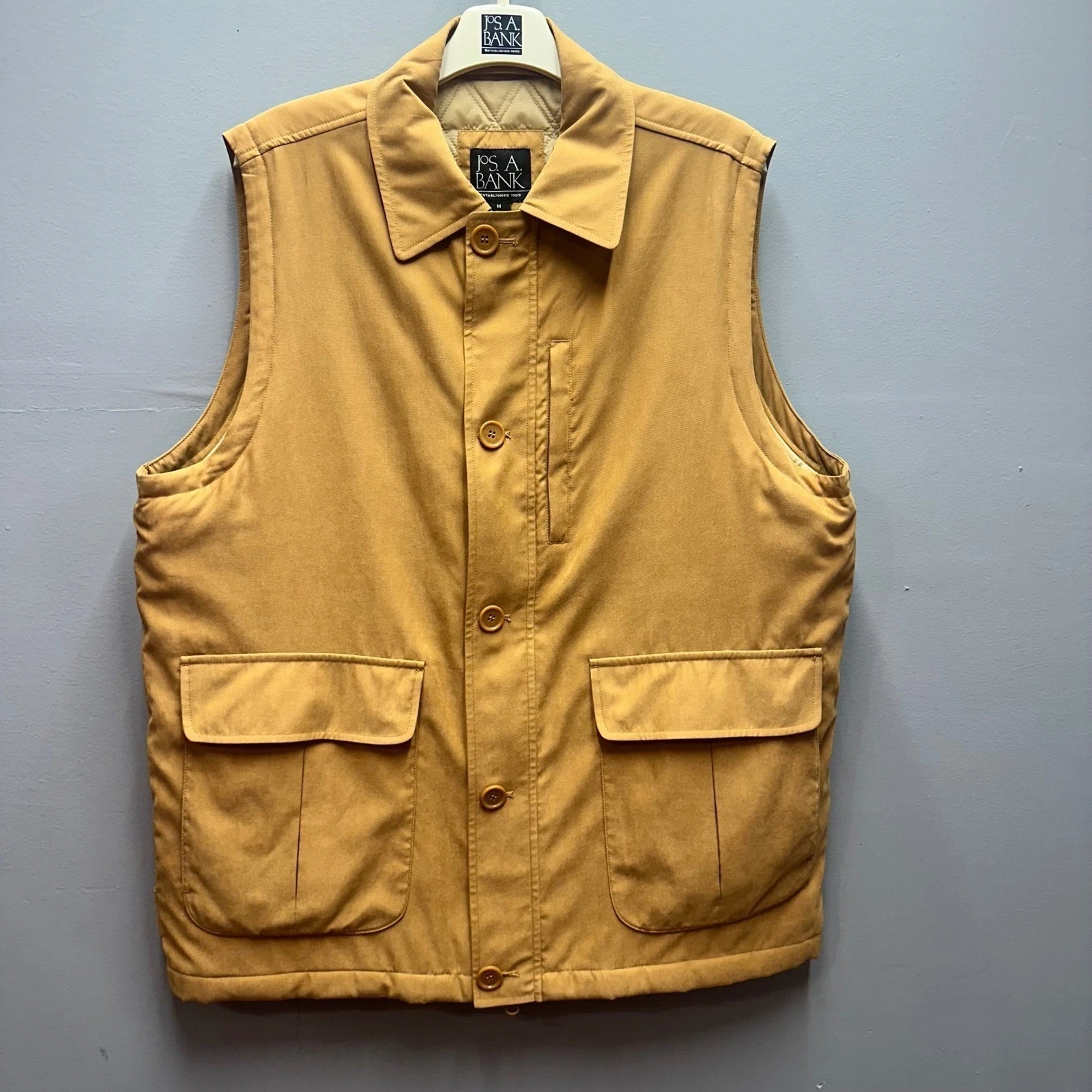 Jos A Bank Men's Microfiber Vest Tan New Old Stock Wind Water Resistant SZ M
Opens in a new window o