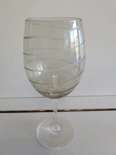 MIKASA SMOKE GRAY GLASS GOBLET WITH FROSTED SWIRLS 9.25 INCHES HOLDS 22 OZS