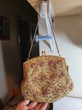 ANTIQUE VTG FLORAL PETITE TAPESTRY HANDBAG ORNATE BEADS GOLD TONE FRAME  CHAIN