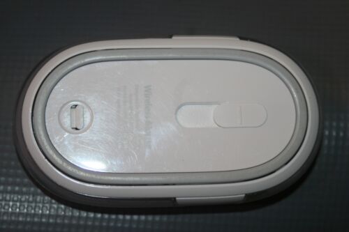 Apple Wireless Mouse A1015 EMC 1938 Genuine - Picture 2 of 6