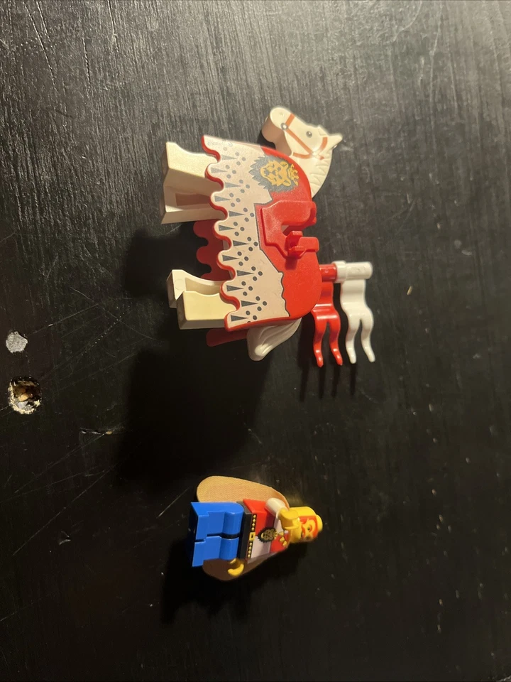 Lego Castillo Caballeros Reales Rey De Colección Con Capa Original Y Caballo Con Bardo Foto 2 de 4