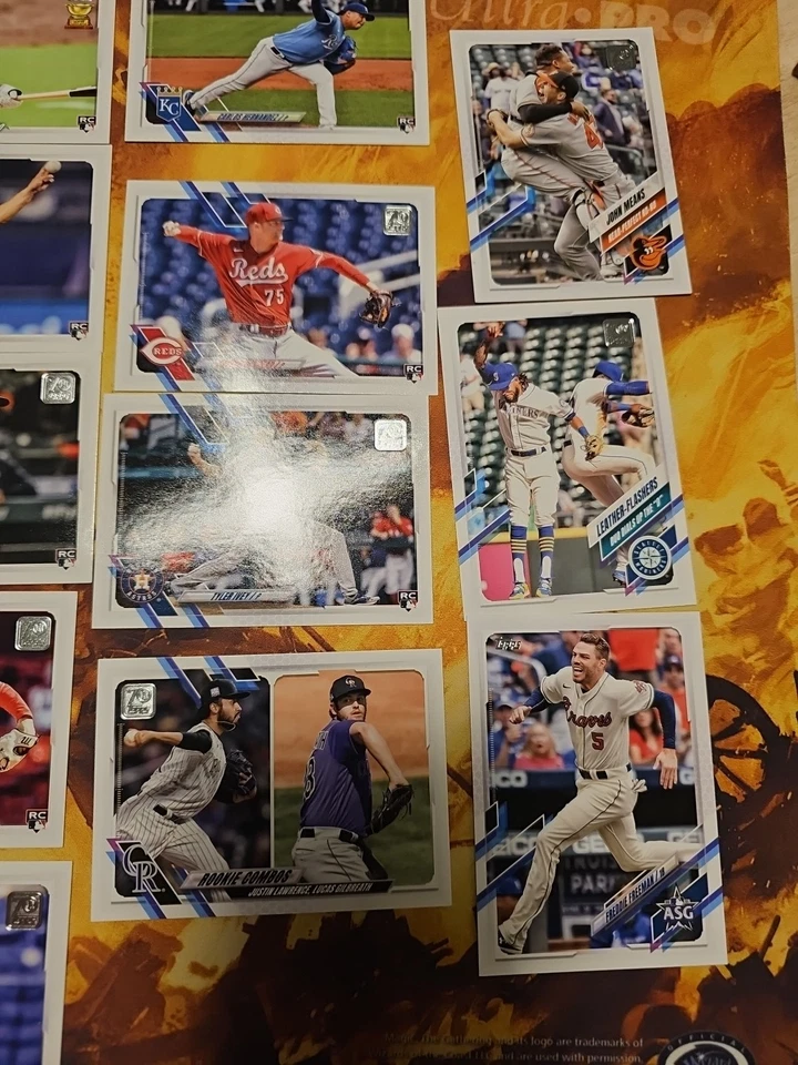 Lote de tarjetas de novato de béisbol Topps Update Series 2021 - 20 tarjetas más 4 tarjetas insertadas Foto 4 de 4