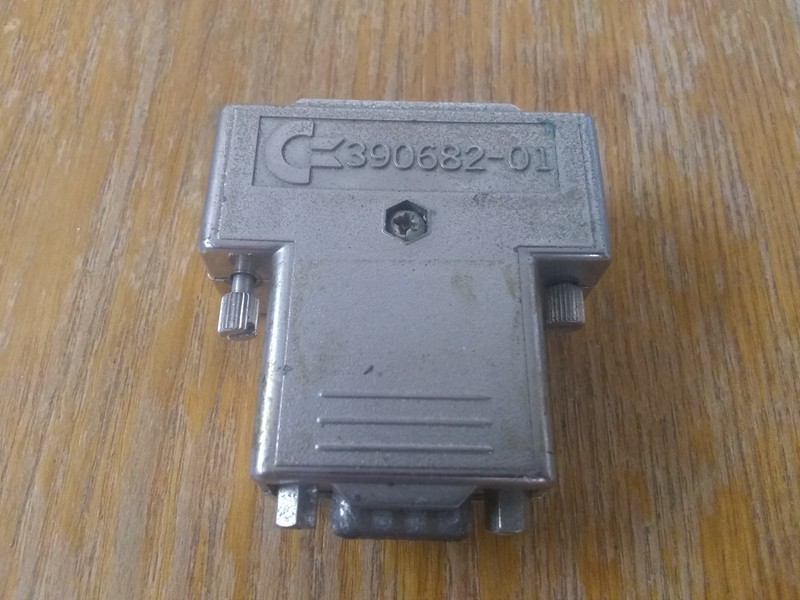 Amiga RGB To VGA Adapter DB23F to HD15F, Commodore 390682-01
