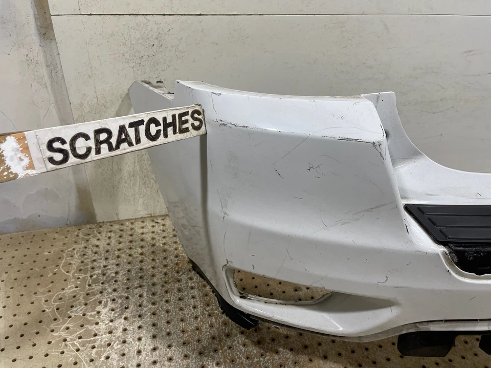 Cubierta de parachoques trasero deportiva OEM 2011-2016 Jeep Compass Base/Limited/Latitude Foto 2 de 4