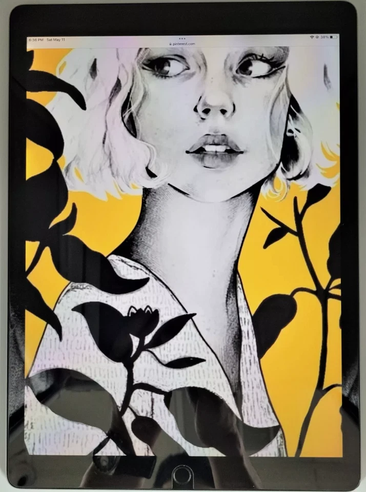 Apple iPad Pro 9.7 Wifi or Cellular Unlocked 32GB 128GB or 256GB Good condition - Image 2 of 3