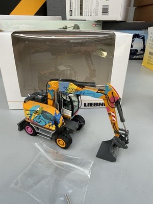 RAR Liebherr A 918 Compact Graffiti Rubber Duck Bagger Limited Edition