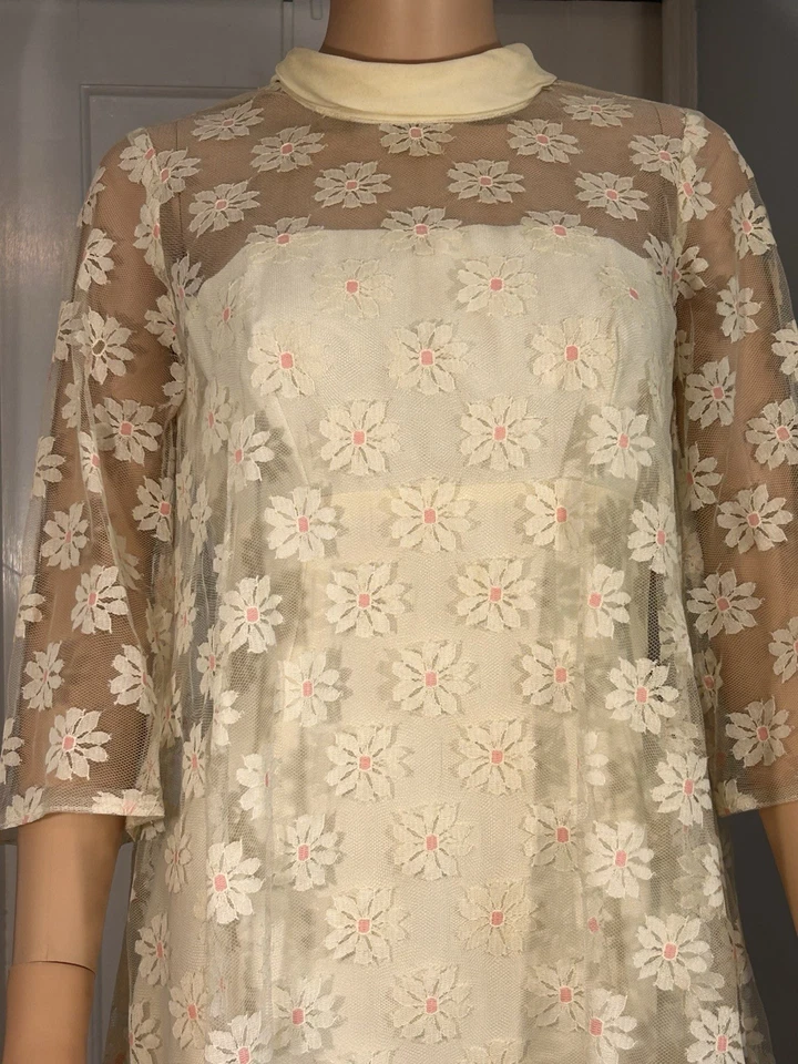 Vestido de margaritas vintage mod mini encaje superpuesto rosa centro GoGo años 60 Foto 3 de 4