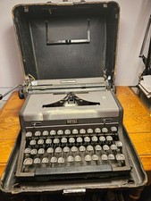 Vintage Royal Quiet De Luxe Portable Typewriter with Case
