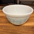 Vintage PYREX Turquoise Amish Butterprint #401 1 1/2 Pt Milk Glass Mixing Bowl