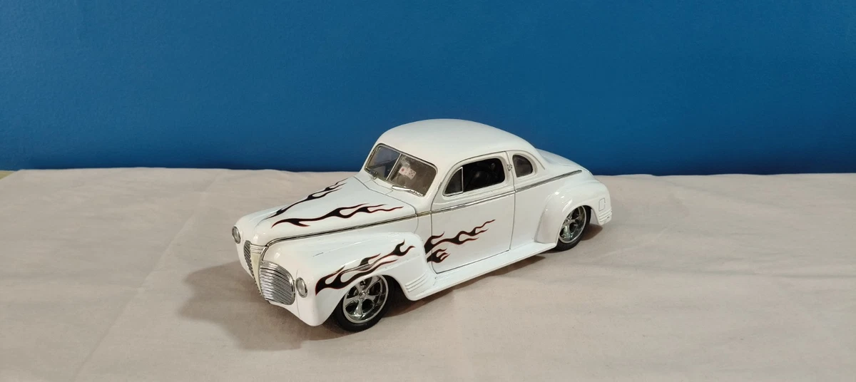 Road Signature Plymouth масштаб 1:18 литые и игрушечные
