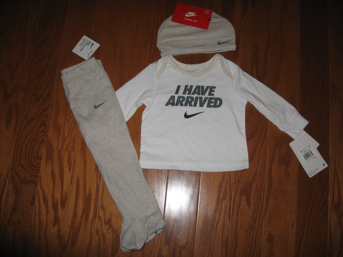 Nike Baby Infant Newborn 3pcs Shirt, Pants Socks and Hat 9M