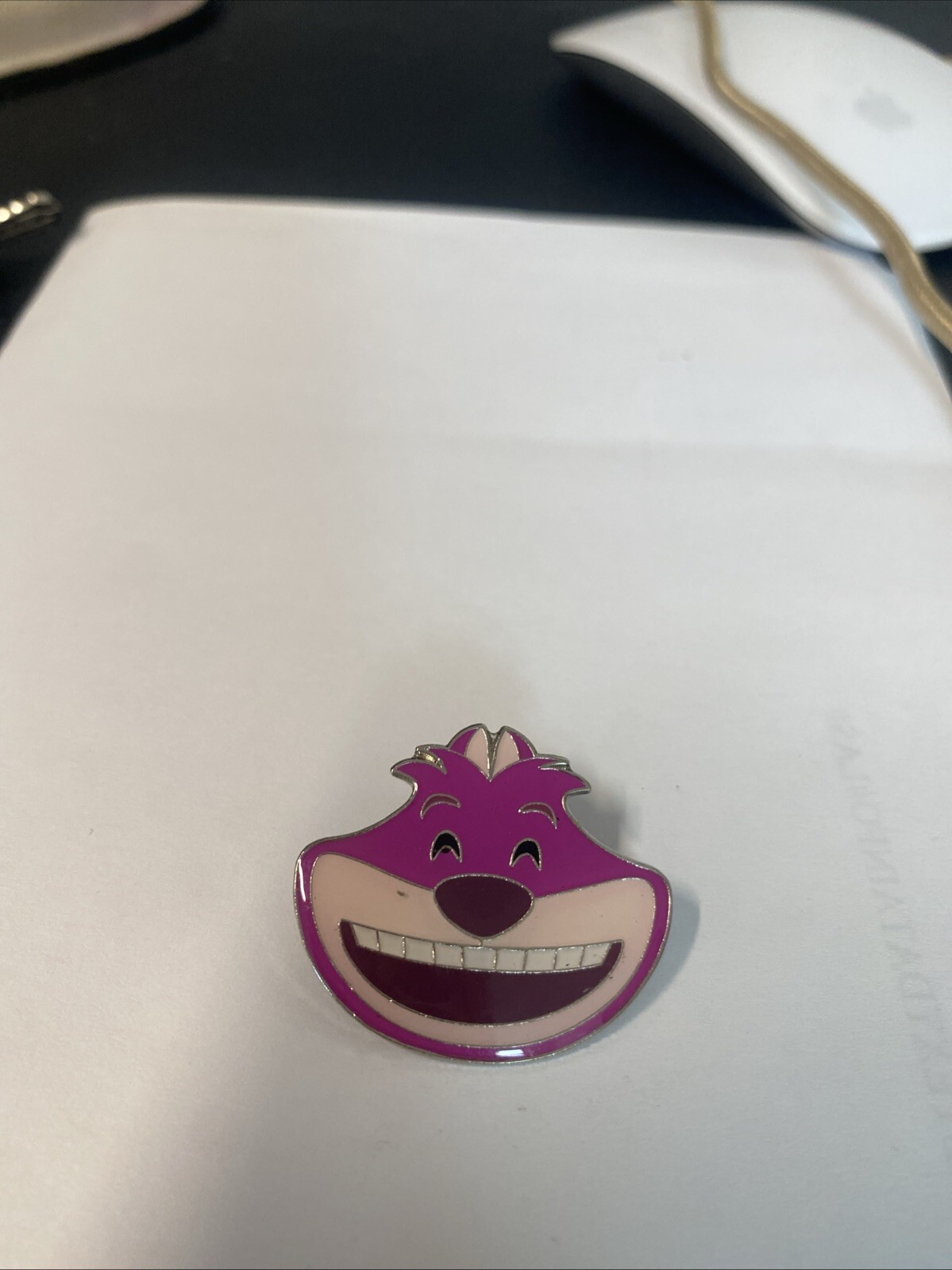 Disney Trading Pin Badge Design Collectable  Alice In Wonderland Cheshire Cat