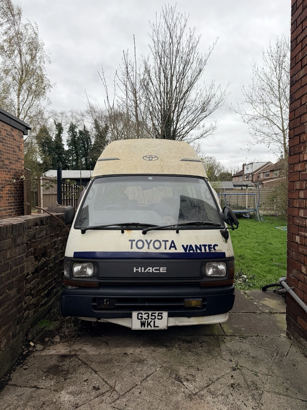 Toyota Hiace - Camper Van - High Top - Low Mileage- Automatic- Project - Picture 1 of 5