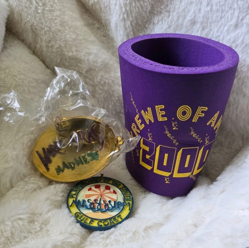 Vtg 2000 Krewe of Amies Koozie Looped Mardi Gras Doubloon Mississippi Lot Beads 