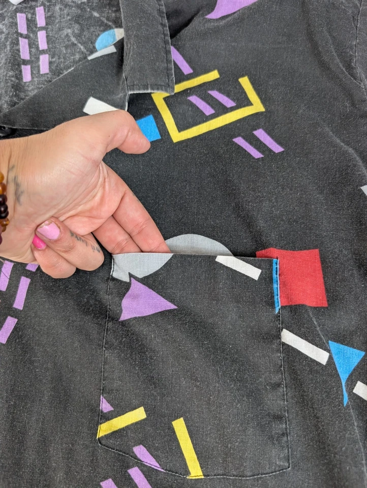 VTG 80s 90s Black Mens Button Up SS Shirt Colorful Geometric Grunge Skate Sz L - Image 4 of 4