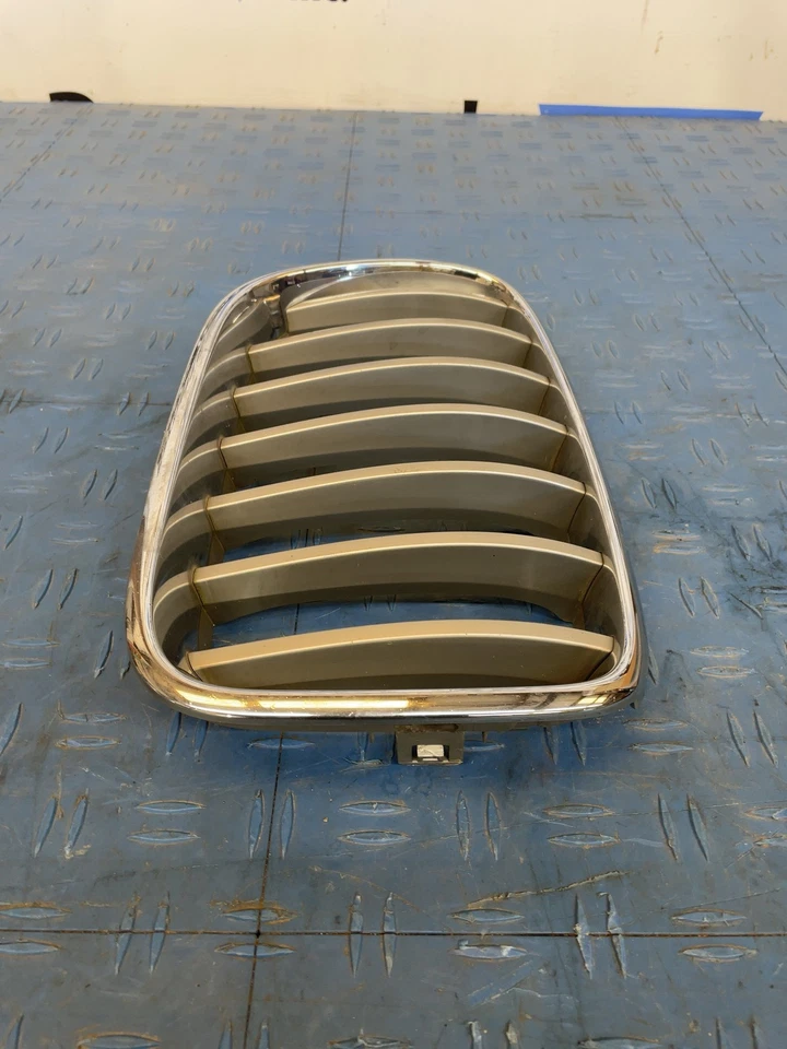 Used Right Upper Grille Fits: 2013 Bmw X3 Upper Bumper Mounted Titanium Surround Foto 3 de 4