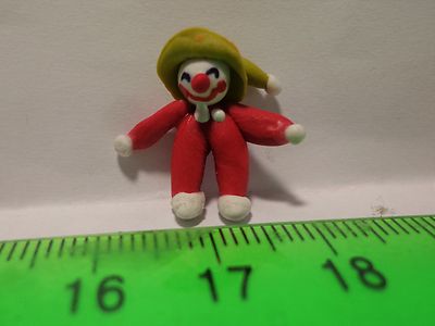  Handgefertigte Polymer Clay Clown Puppenhaus Miniatur (rot)