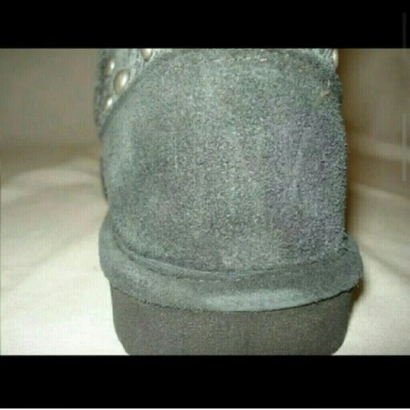 Victoria Secret ROSA Mukluk Botines Gris Estampado Piel de Serpiente Botines Tachonados Foto 4 de 4