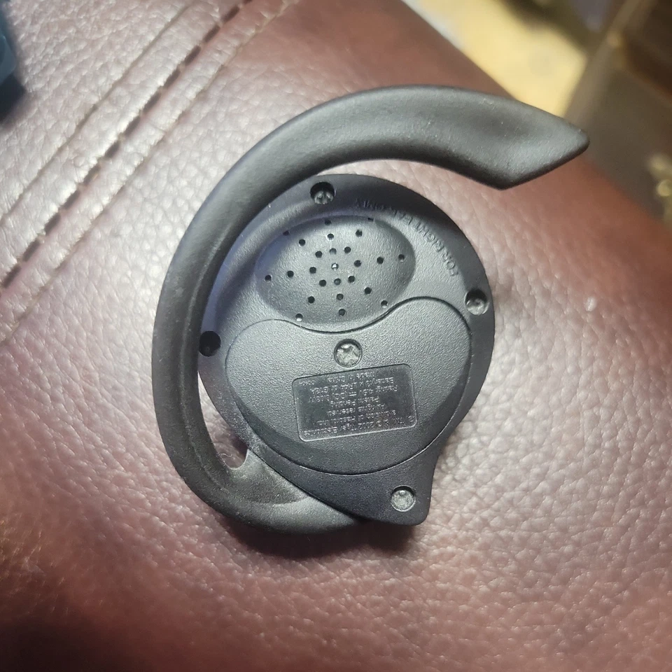 Rare HIT CLIPS Micro Personal Right Ear Player Hasbro 2002 Unit Only  - Image 2 of 3