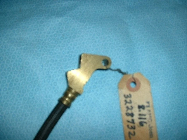 AMC HORNET GREMLIN CONCORD SPIRIT 1977-1979 MANGUERA DE FRENO TRASERO CON CAMISETA Foto 2 de 4