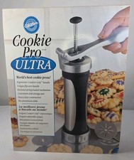 Wilton Cookie Pro Ultra Cookie Press Heavy Duty 10 Aluminum Disks w/ Storage
